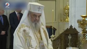 Rugăciuni și înmormântări în Casa Poporului! Capela parlamentarilor, sfințită cu trafaletul chiar de Patriarhul Daniel
